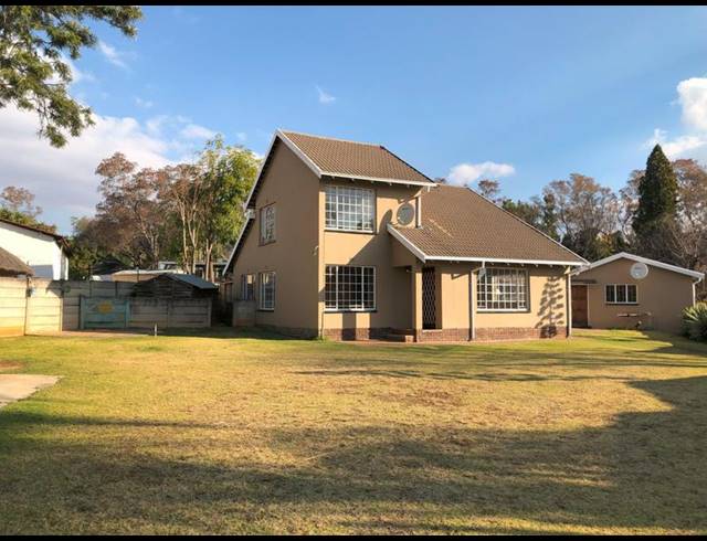 4 BEDROOM HOUSE FOR SALE IN STRUBENSVALLEI